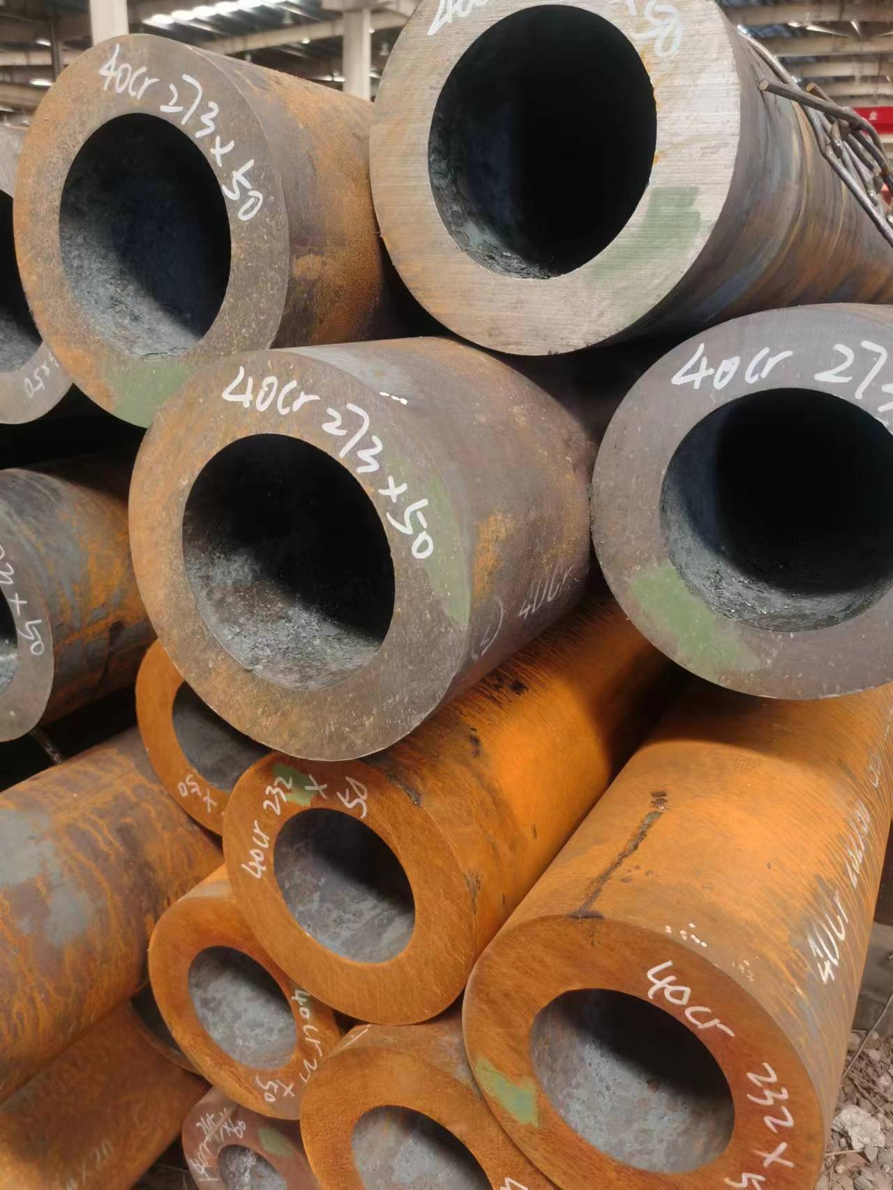 批發(fā)<a href='http://www.qdpengchengbaobei.com/' target='_blank' style='color:#0000FF; text-decoration:underline;'>Q345D無(wú)縫鋼管</a> 可切割建筑結(jié)構(gòu)用無(wú)縫圓管 Q345c厚壁無(wú)縫鋼管 批發(fā)Q345D無(wú)縫鋼管 可切割建筑結(jié)構(gòu)用無(wú)縫圓管 Q345c厚壁無(wú)縫鋼管